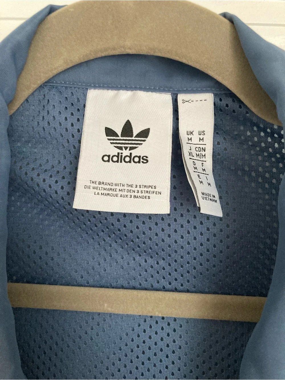 adidas lightweight short